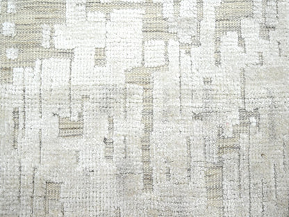 Modern / Contemporary hand-knotted silk rug in Ivory, 10' x 14' — SKU O075873 (view 8)