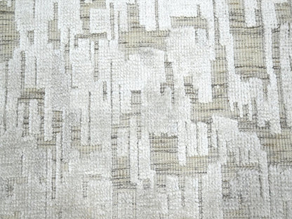 Modern / Contemporary hand-knotted silk rug in Ivory, 9' x 12'2" — SKU O075875 (view 8)