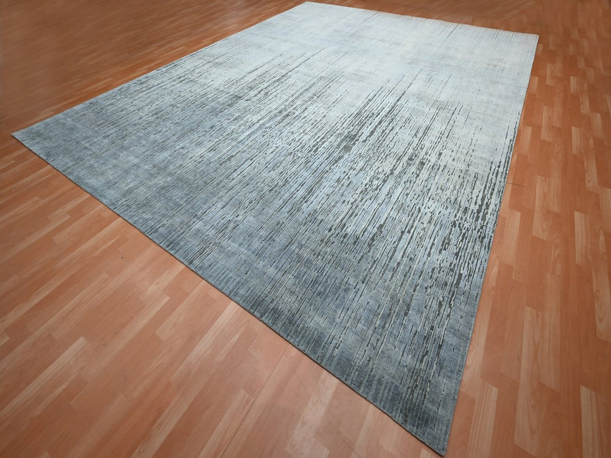 Modern / Contemporary hand-knotted wool rug in Gray, 12'1" x 15'1" — SKU O075886 (view 3)