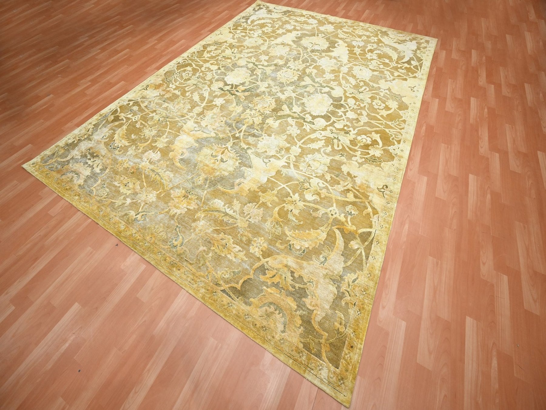Silk hand-knotted silk rug in Yellow, 8'11" x 12'3" — SKU O075893 (view 3)