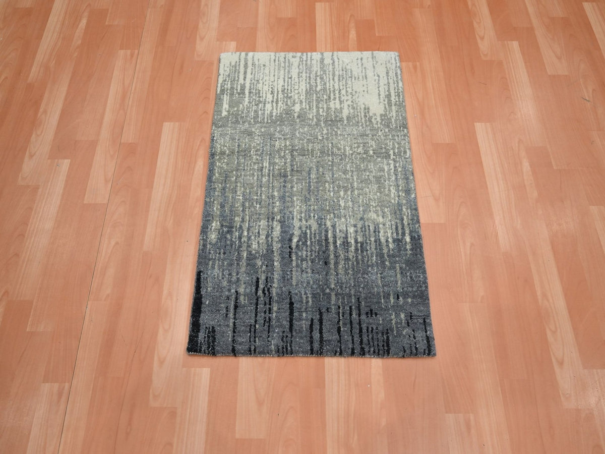 Modern / Contemporary hand-knotted wool rug in Gray, 2' x 3' — SKU O075913 (view 2)
