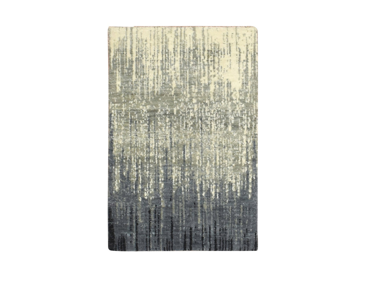 Modern / Contemporary hand-knotted wool rug in Gray, 2' x 3' — SKU O075914