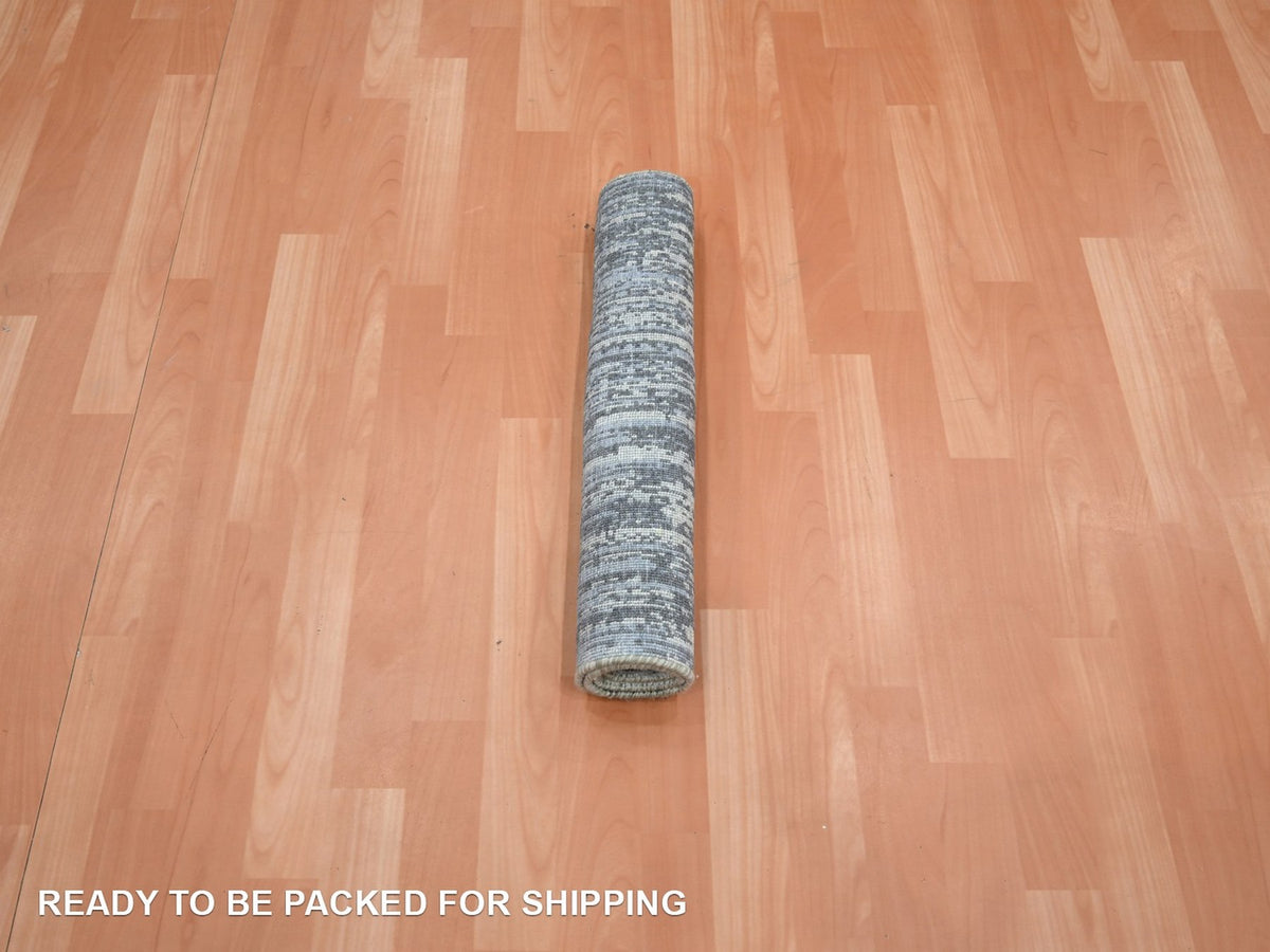 Modern / Contemporary hand-knotted wool rug in Gray, 2' x 3' — SKU O075917 (view 5)