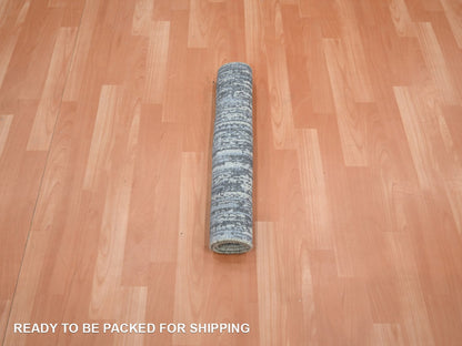 Modern / Contemporary hand-knotted wool rug in Gray, 2' x 3' — SKU O075917 (view 5)