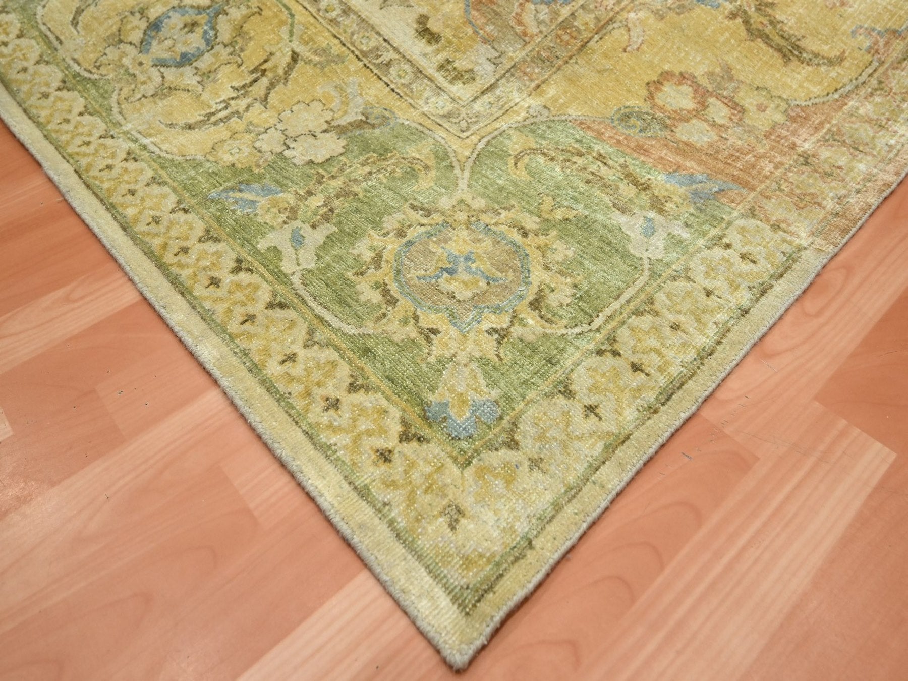 Fine Oriental hand-knotted silk rug in Yellow & Gold, 9' x 12'3" — SKU O075944 (view 6)