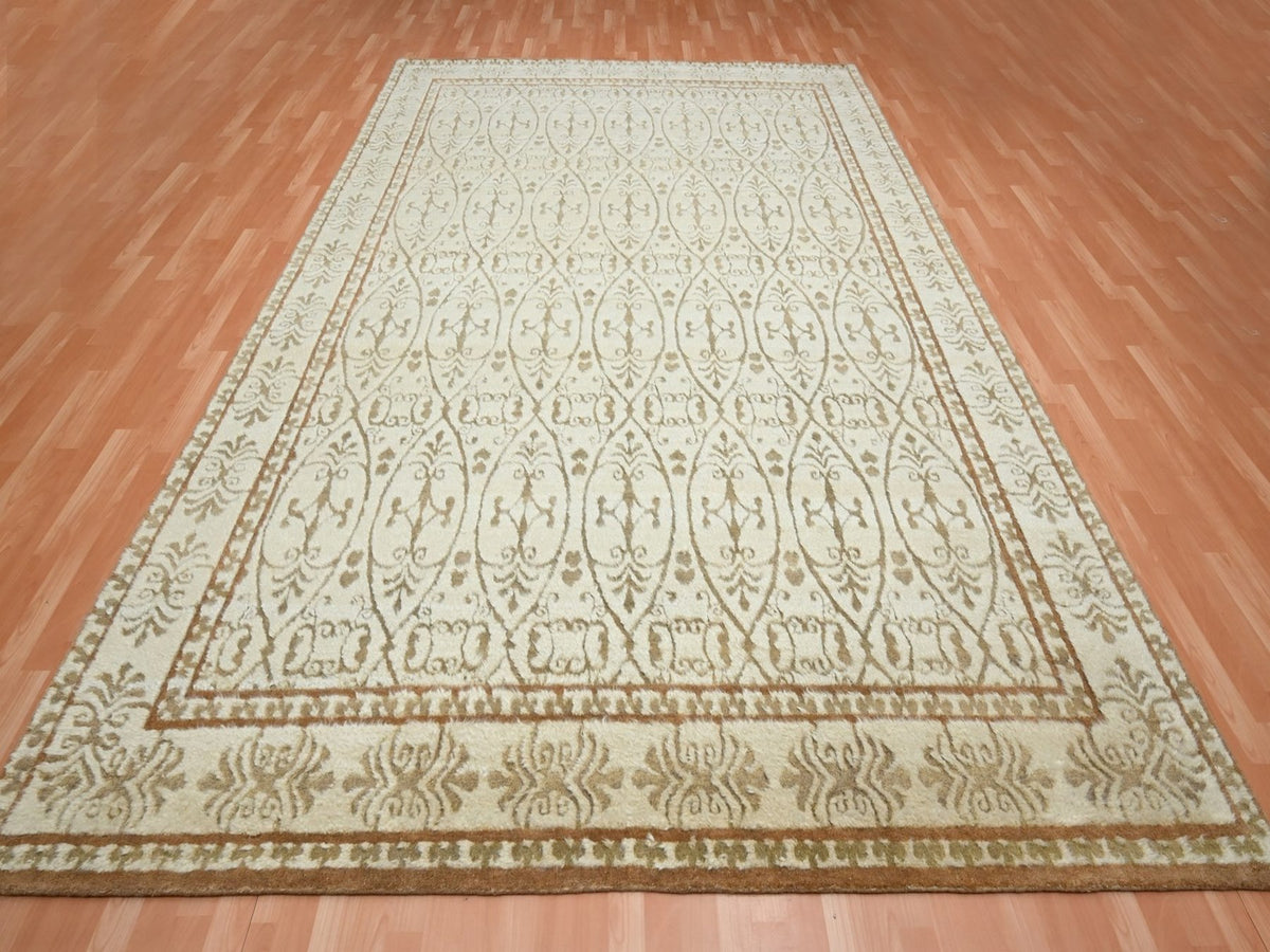 Fine Oriental hand-knotted wool rug in Ivory, 8'11" x 12'3" — SKU O075947 (view 2)