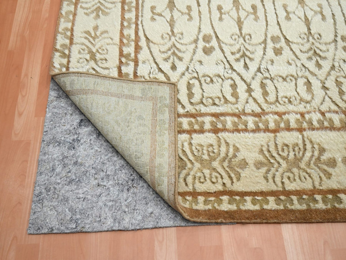 Fine Oriental hand-knotted wool rug in Ivory, 8'11" x 12'3" — SKU O075947 (view 4)