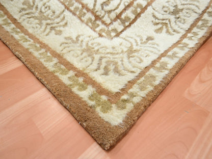 Fine Oriental hand-knotted wool rug in Ivory, 8'11" x 12'3" — SKU O075947 (view 6)
