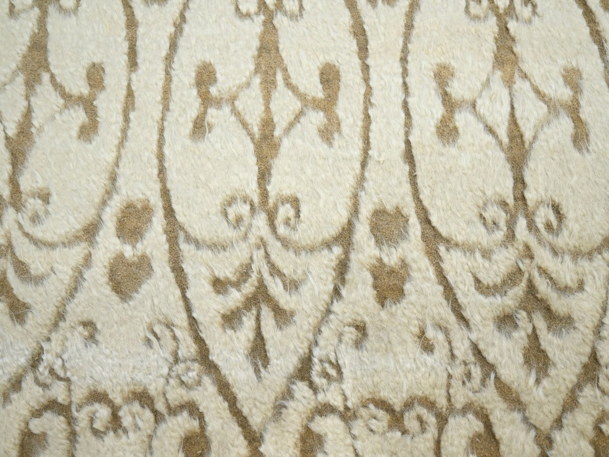 Fine Oriental hand-knotted wool rug in Ivory, 8'11" x 12'3" — SKU O075947 (view 8)