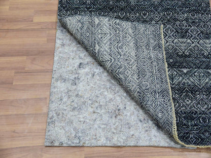 Grey 2'7" x 8'0" Modern / Contemporary Hand knotted Wool Rug - Sku: O076021