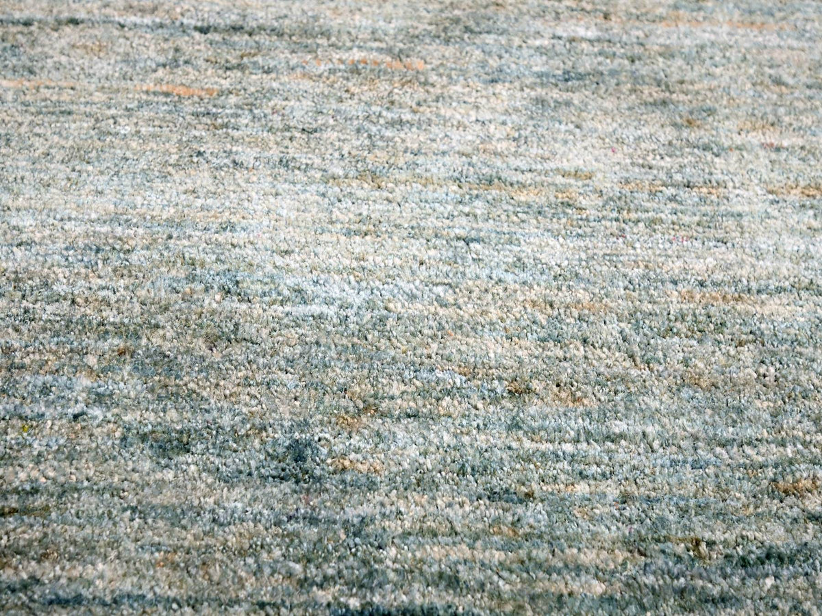 Modern / Contemporary hand-knotted silk rug in Green, 9'0" x 12'3", SKU O076070