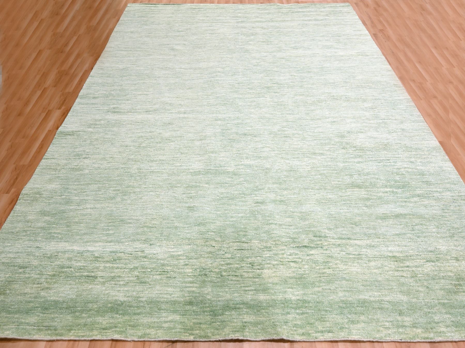 Modern / Contemporary hand-knotted wool rug in Green, 9'4" x 12'4", SKU O076080