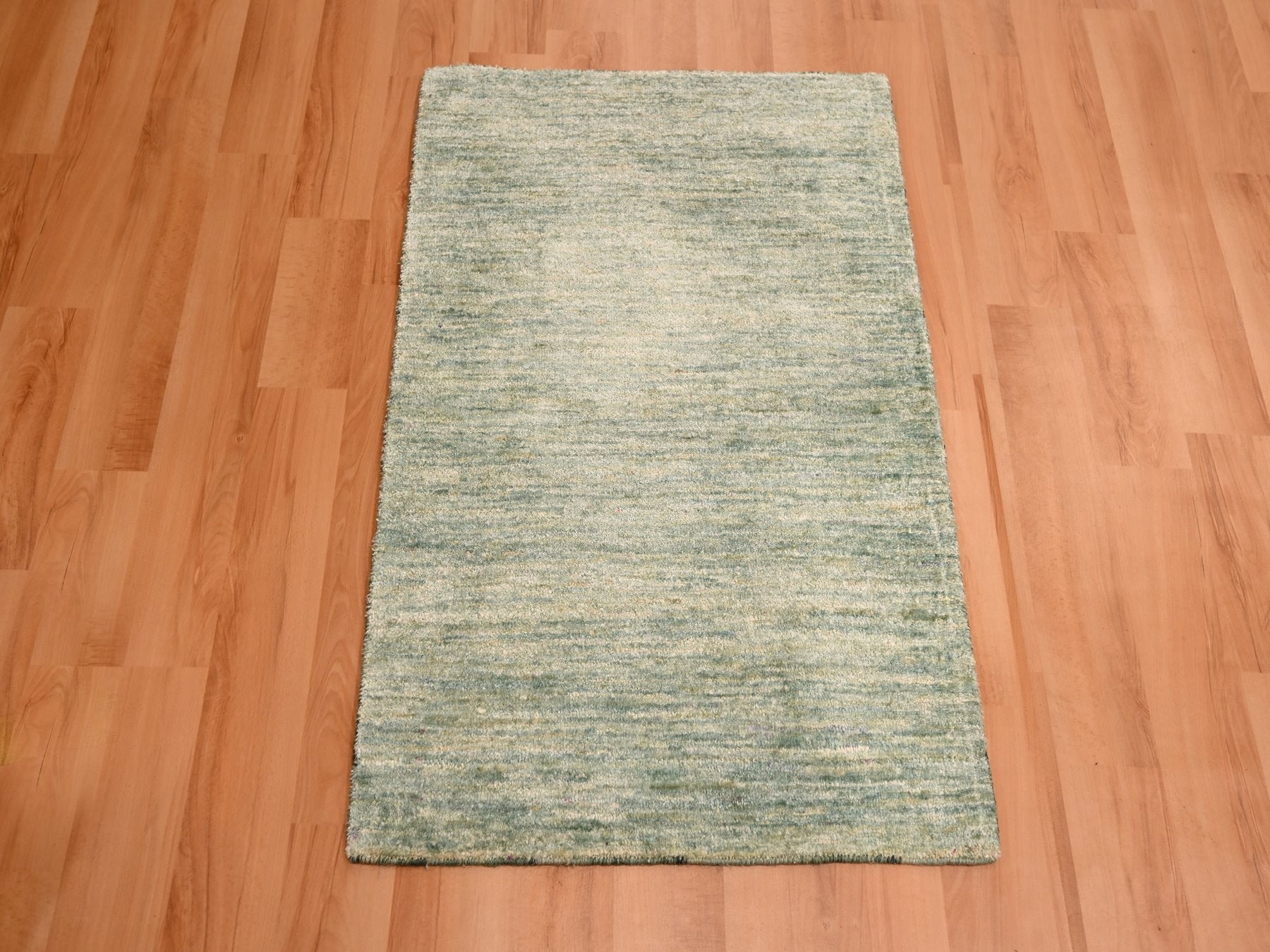 Modern / Contemporary hand-knotted silk rug in Green, 2'0" x 3'0", SKU O076099