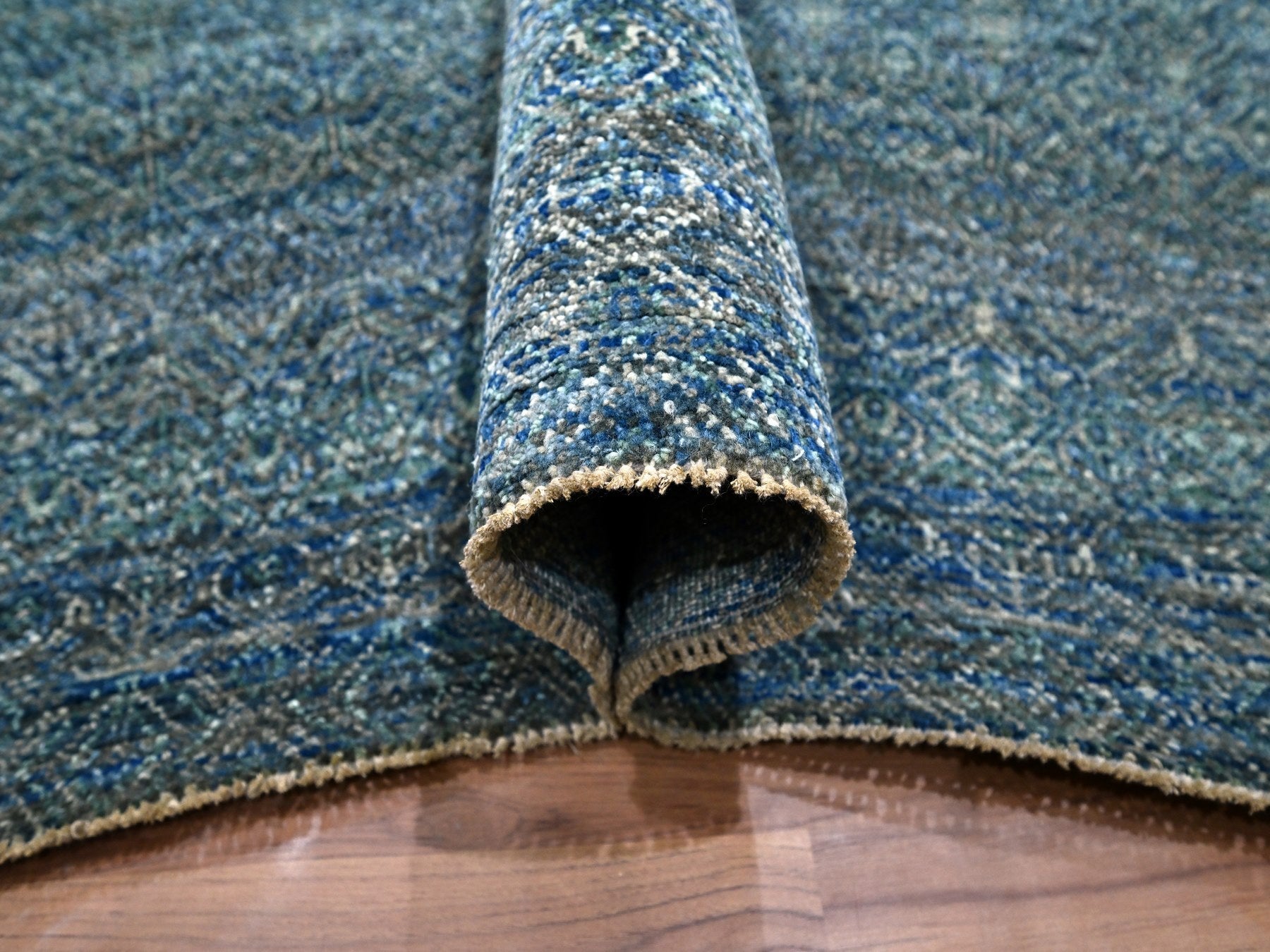 Modern / Contemporary hand-knotted wool rug in Blue, 9'0" x 12'1", SKU O076148