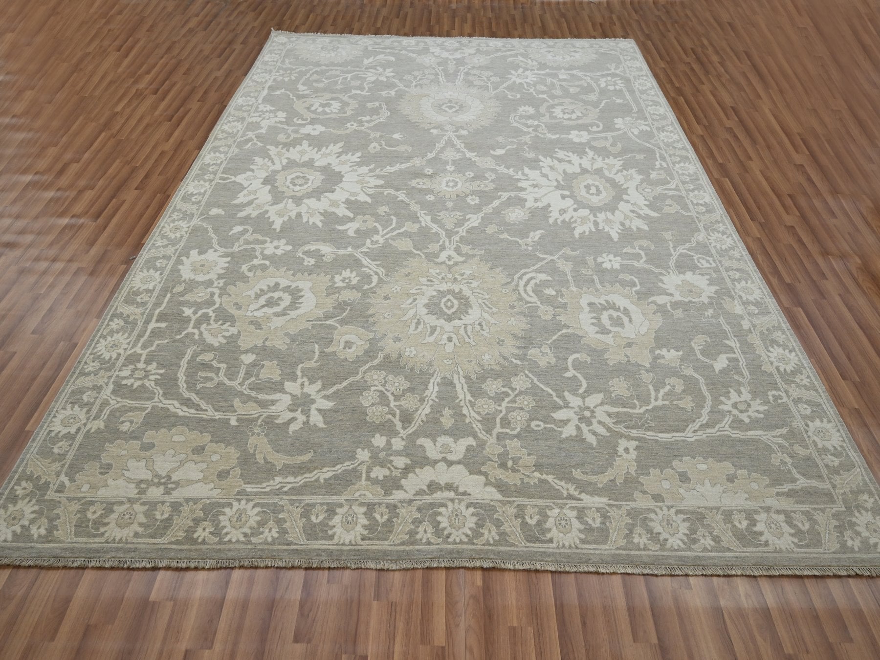 Mahal Oushak hand-knotted wool rug in Gray, 9'1" x 12'3" — SKU O076163 (view 2)