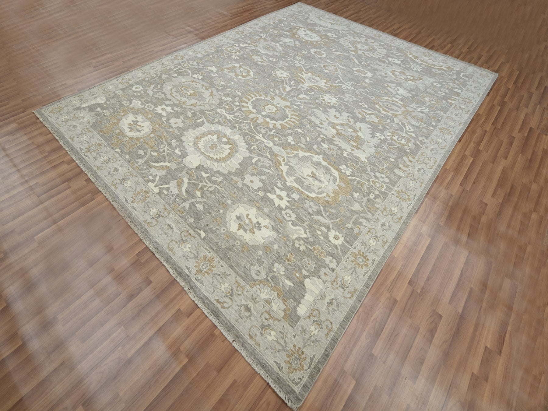 Mahal Oushak hand-knotted wool rug in Gray, 8'11" x 11'10" — SKU O076164 (view 3)