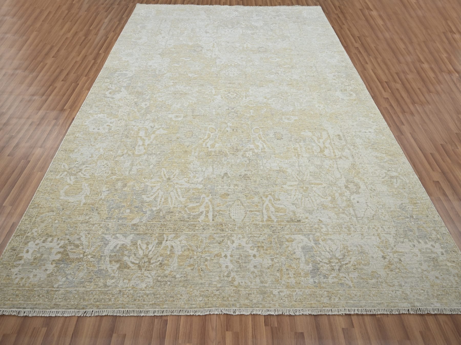 Sultanabad Oushak hand-knotted wool rug in Beige, 9'1" x 12'2" — SKU O076168 (view 2)