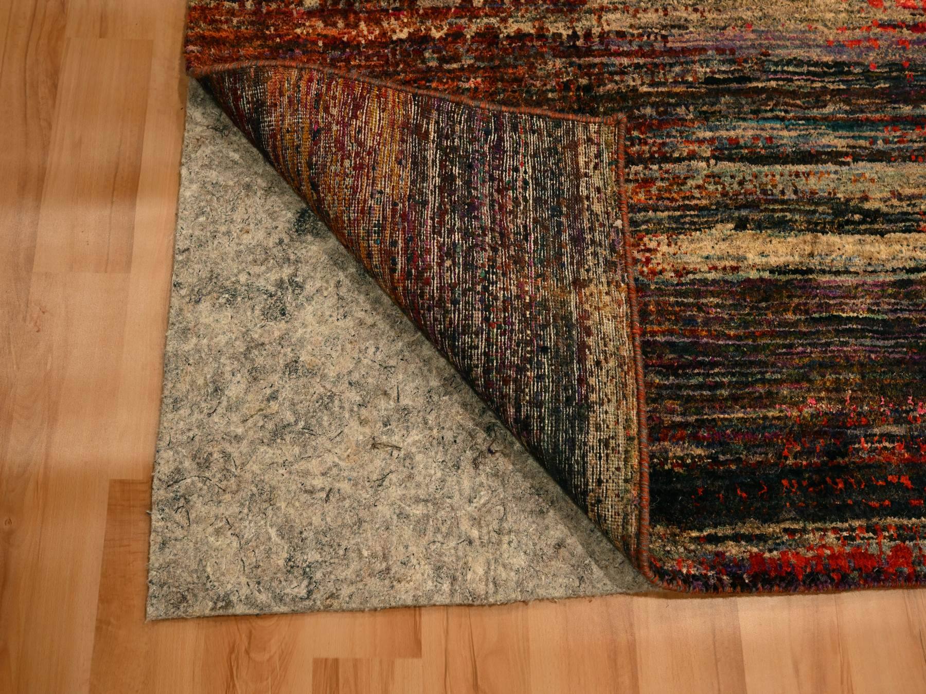 Modern / Contemporary hand-knotted sari silk rug in Yellow, 9'10" x 14'1" — SKU O076172 (view 4)