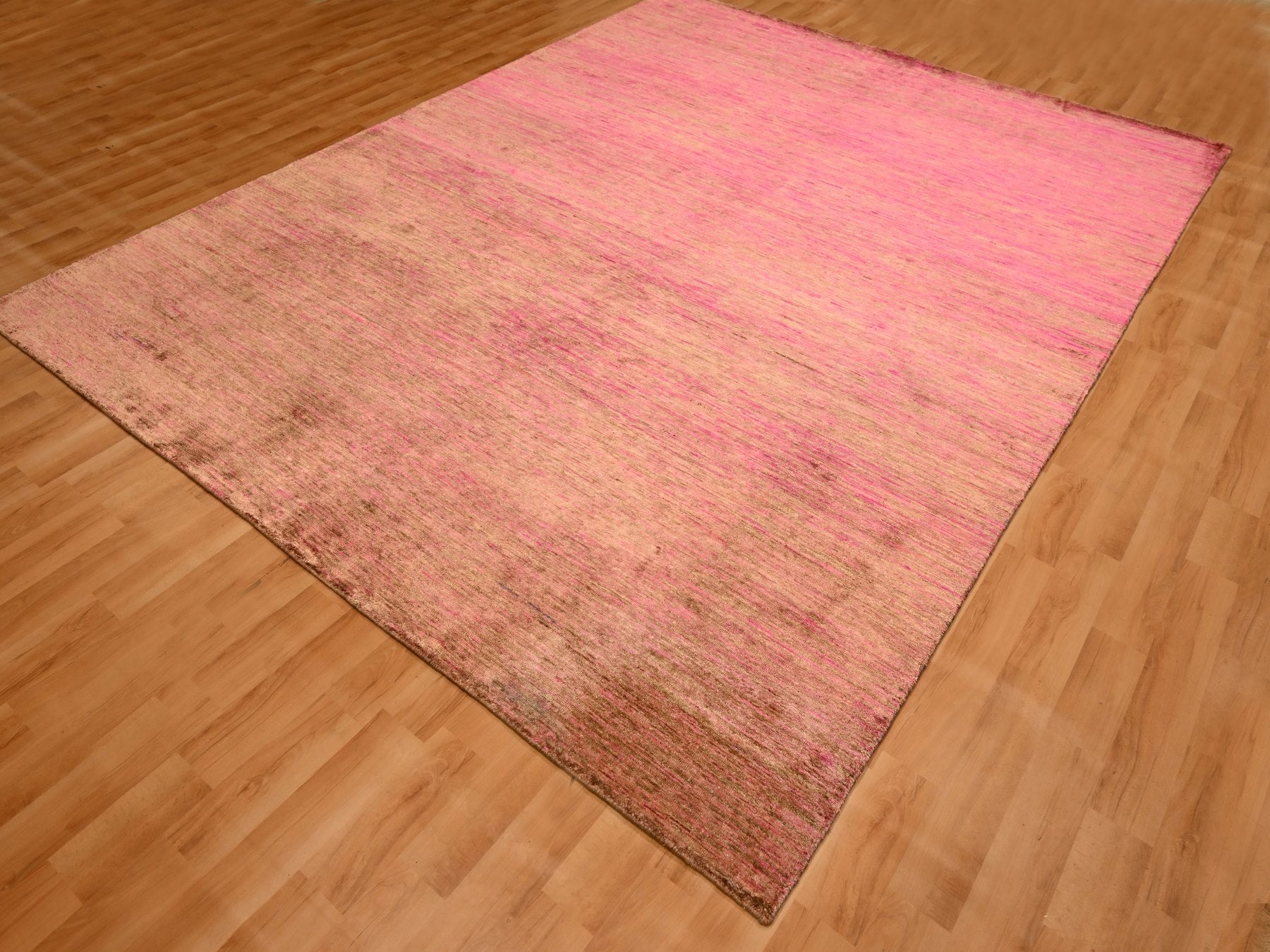 Modern / Contemporary hand-knotted sari silk rug in Pink, 7'9" x 10' — SKU O076187 (view 3)