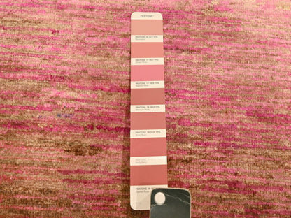 Modern / Contemporary hand-knotted sari silk rug in Pink, 7'9" x 10' — SKU O076187 (view 7)