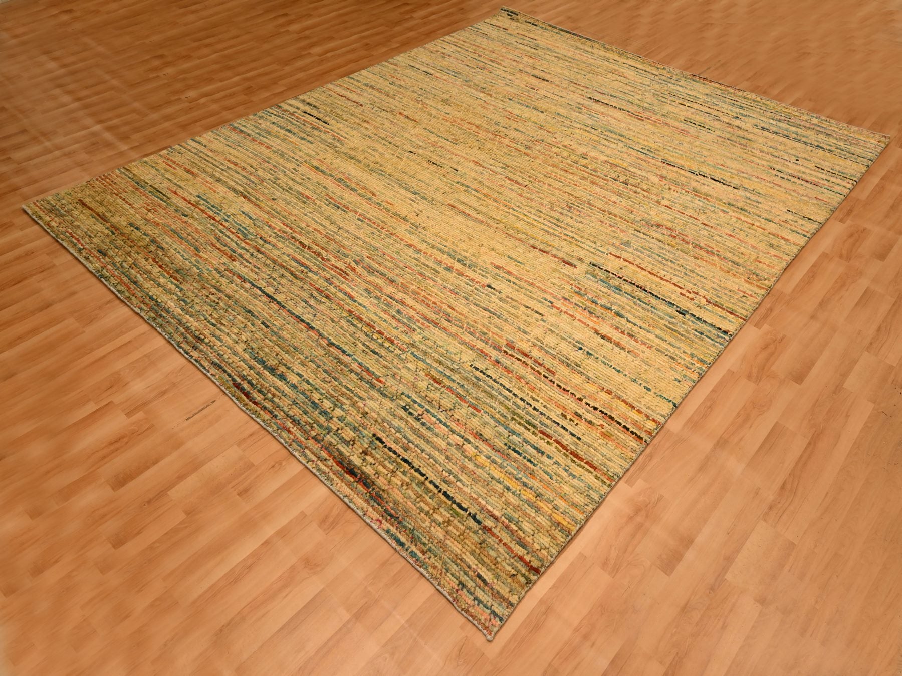 Modern / Contemporary hand-knotted wool/sari silk rug in Yellow, 8' x 10'3" — SKU O076190 (view 3)