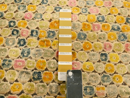 Modern / Contemporary hand-knotted sari silk rug in Yellow, 8'10" x 12'2" — SKU O076201 (view 7)