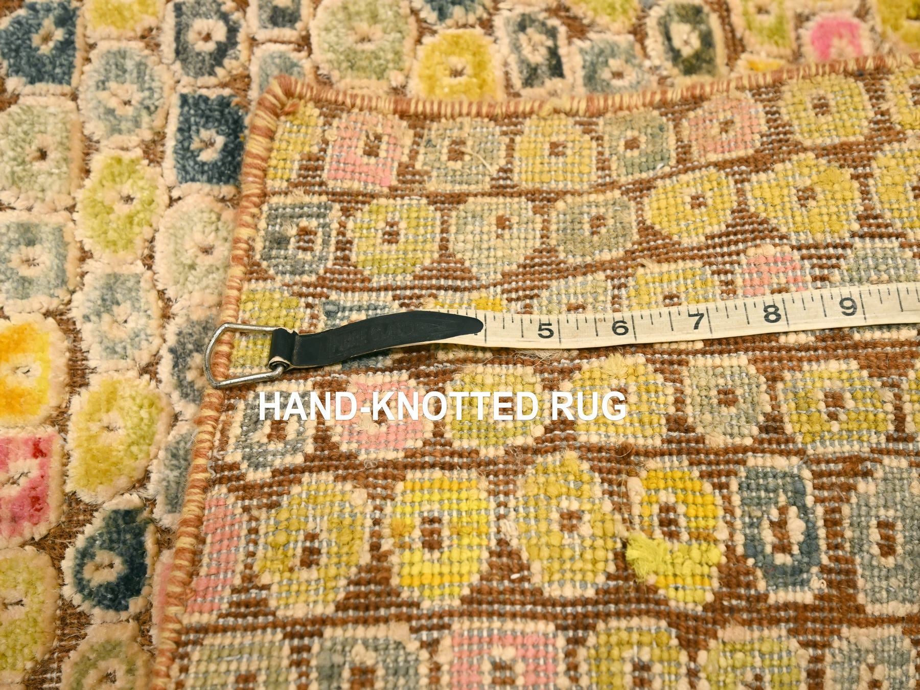 Modern / Contemporary hand-knotted sari silk rug in Yellow, 2' x 3' — SKU O076208 (view 4)