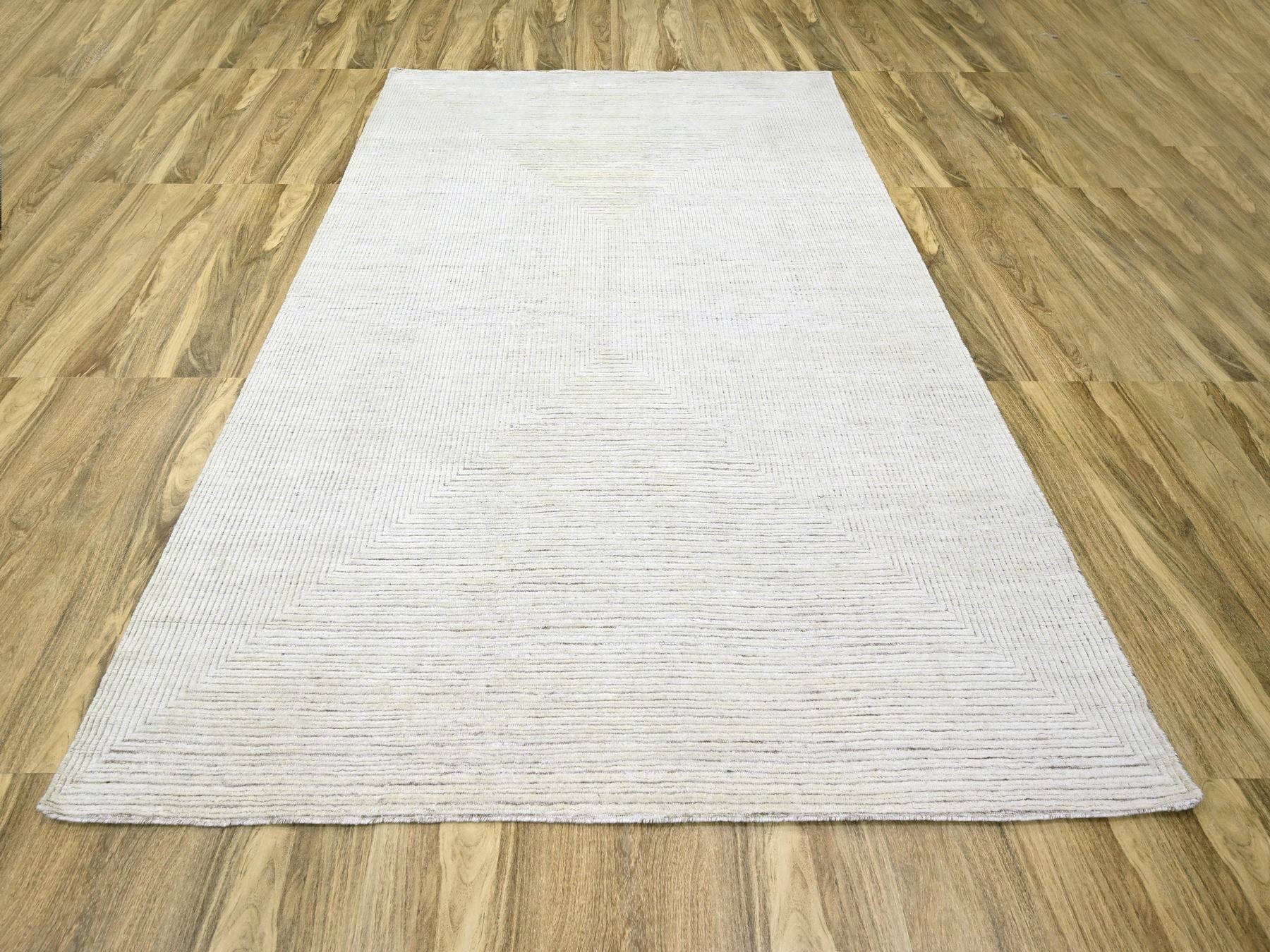 Modern / Contemporary hand-knotted wool rug in Ivory, 9' x 12' — SKU O076215 (view 2)