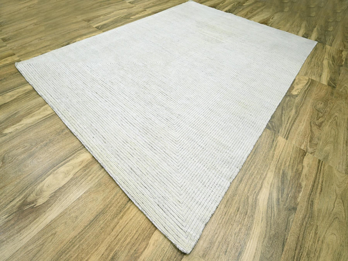 Modern / Contemporary hand-knotted wool rug in Ivory, 9' x 12' — SKU O076215 (view 3)
