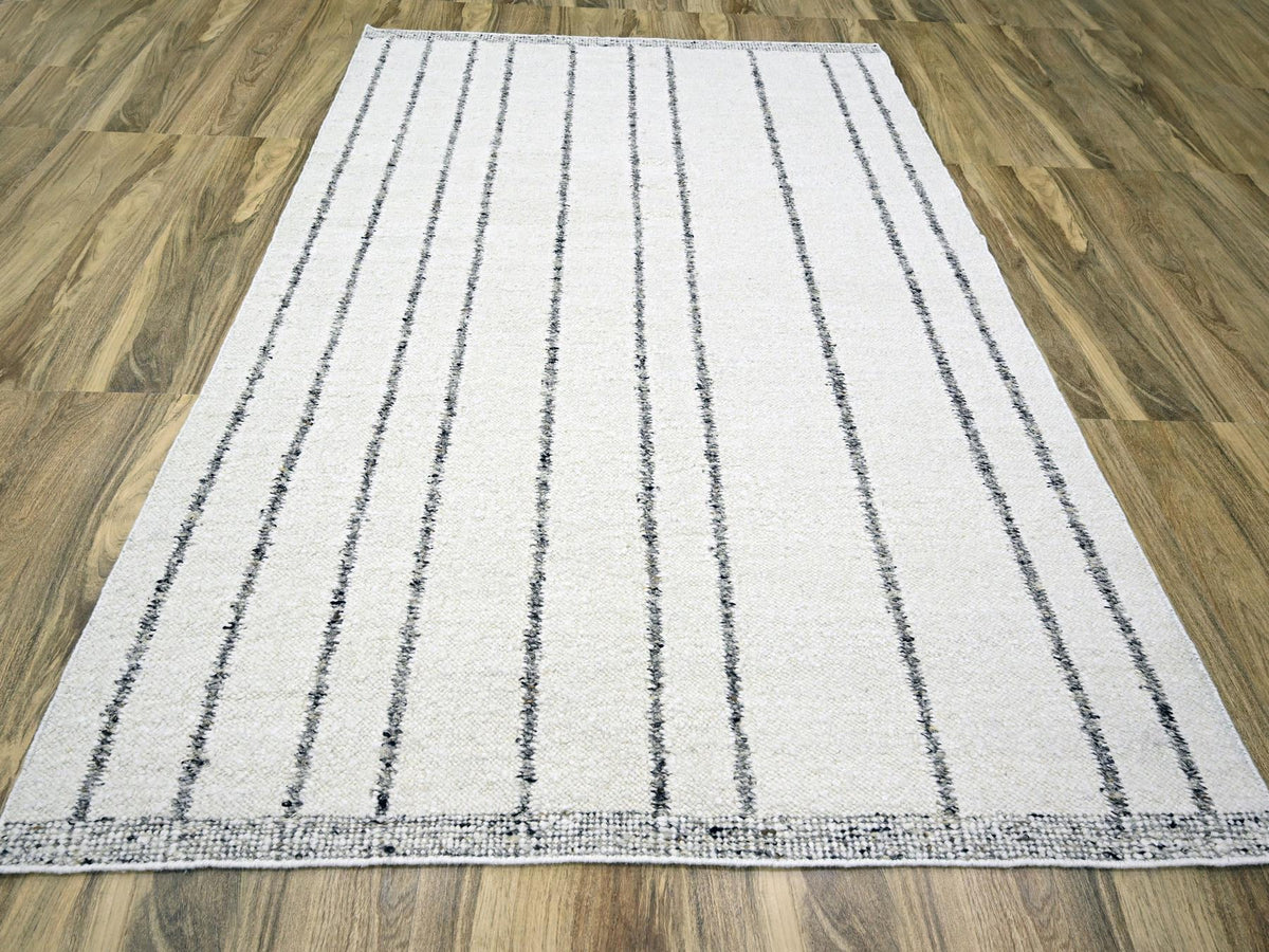 Modern / Contemporary hand-knotted wool rug in Ivory, 8'2" x 10'2" — SKU O076217 (view 2)