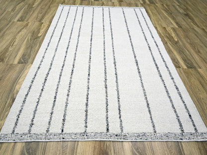 Modern / Contemporary hand-knotted wool rug in Ivory, 8'2" x 10'2" — SKU O076217 (view 2)