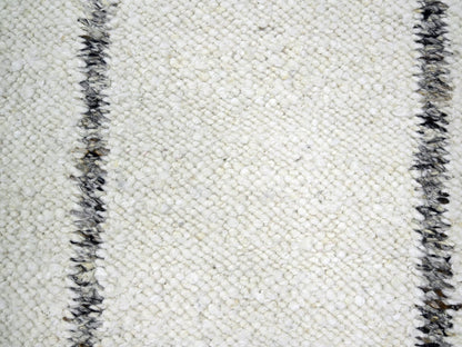 Modern / Contemporary hand-knotted wool rug in Ivory, 8'2" x 10'2" — SKU O076217 (view 8)