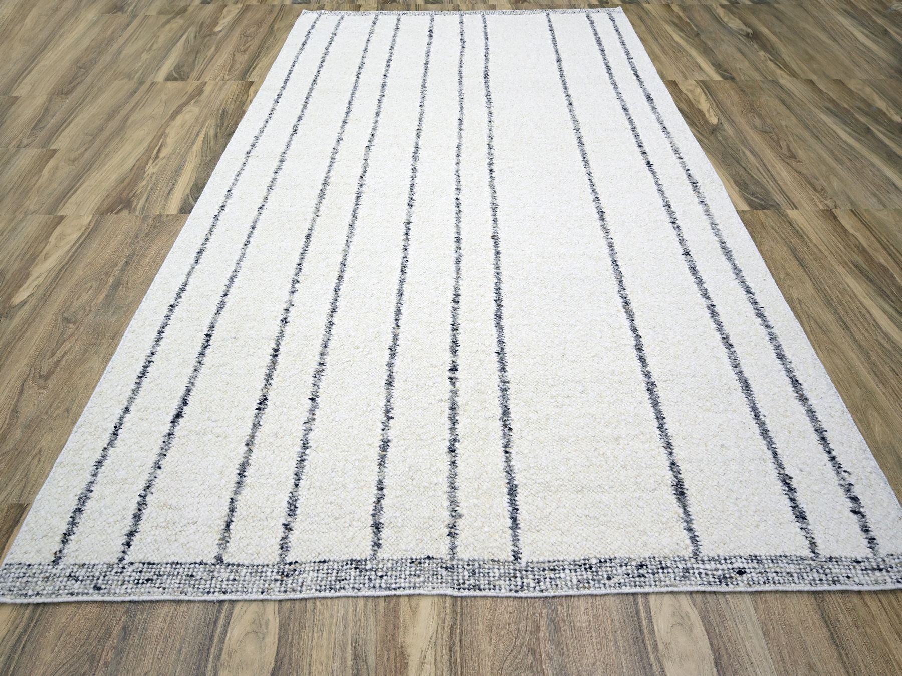 Modern / Contemporary hand-knotted wool rug in Ivory, 9'3" x 12'1" — SKU O076220 (view 2)