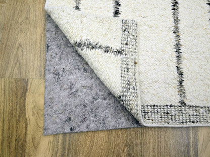 Modern / Contemporary hand-knotted wool rug in Ivory, 9'3" x 12'1" — SKU O076220 (view 4)