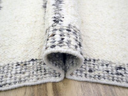 Modern / Contemporary hand-knotted wool rug in Ivory, 9'3" x 12'1" — SKU O076220 (view 5)