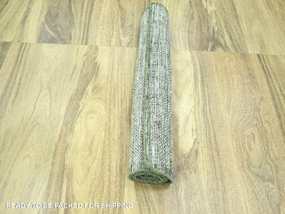 Green 2'7" x 8'0" Modern / Contemporary Hand knotted Wool Rug - Sku: O076251