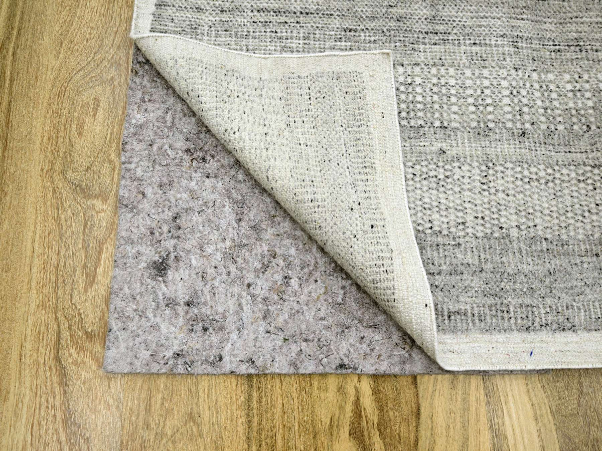 Modern / Contemporary hand-knotted wool rug in Gray, 12'1" x 14'10" — SKU O076304 (view 4)