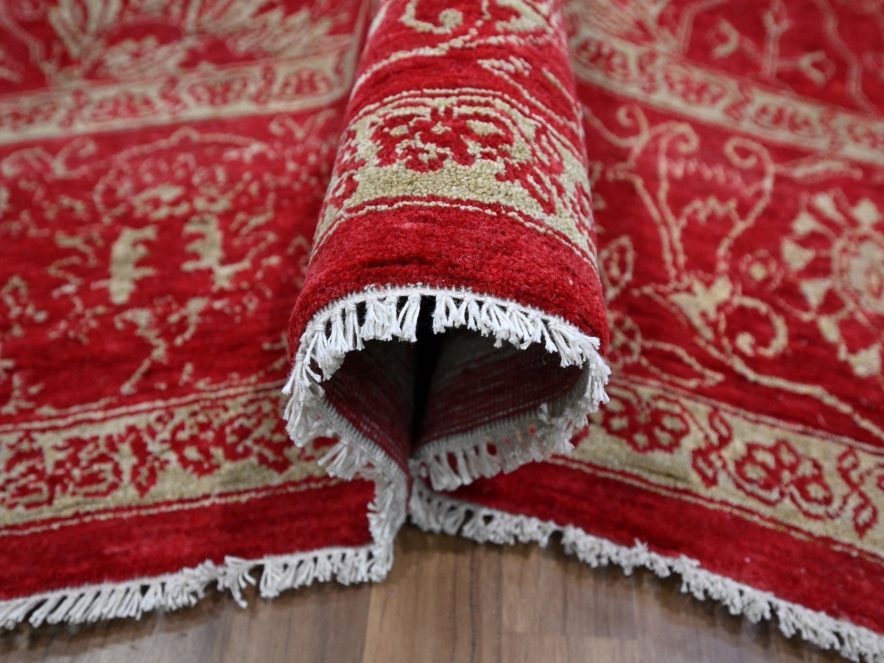 Tabriz Transitional hand-knotted wool/silk rug in Red, 7'9" x 10' — SKU O076306 (view 5)
