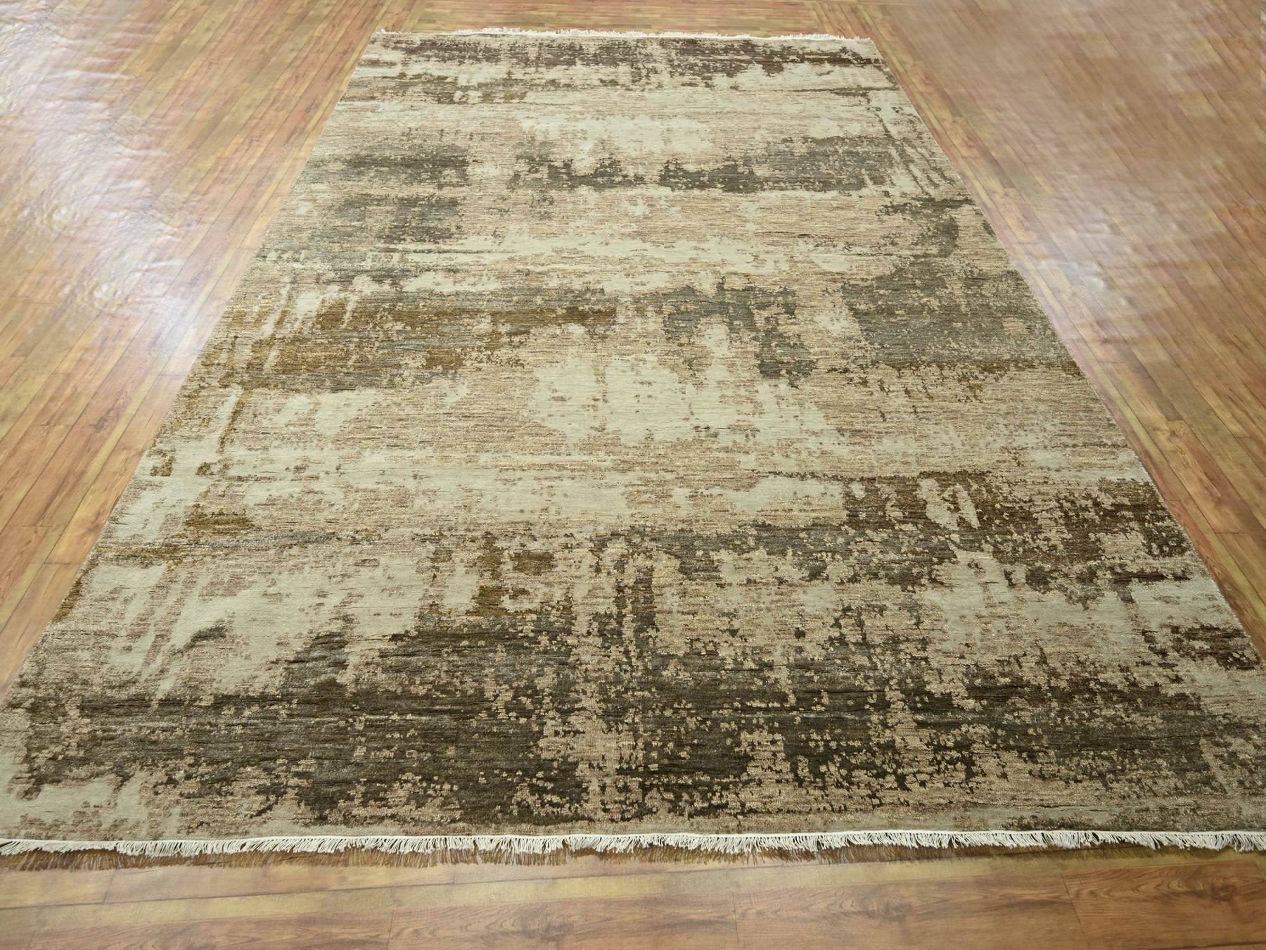Modern / Contemporary hand-knotted wool/silk rug in Beige, 8'11" x 11'11" — SKU O076339 (view 2)