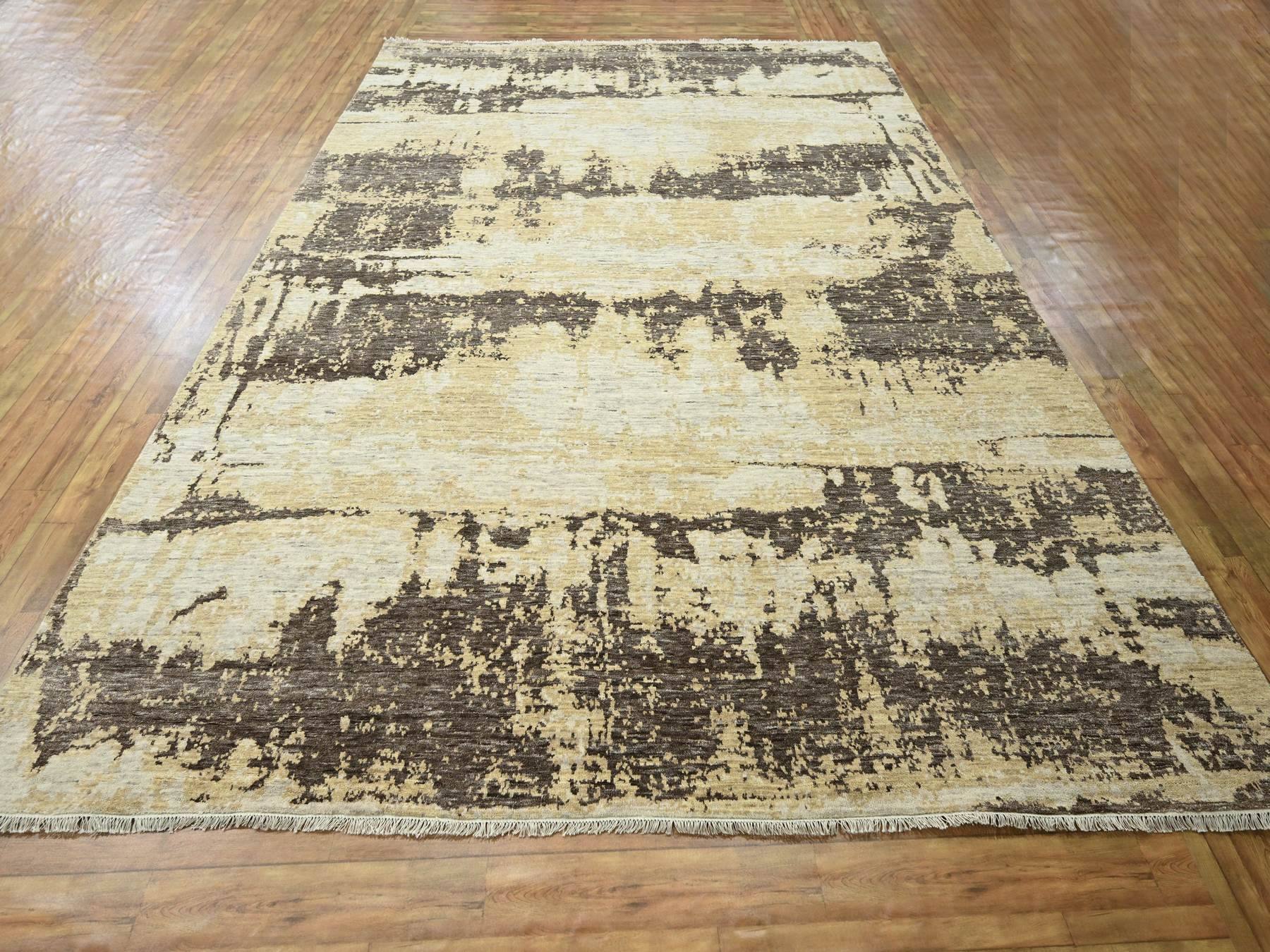 Modern / Contemporary hand-knotted wool/silk rug in Ivory, 8'11" x 12' — SKU O076340 (view 2)
