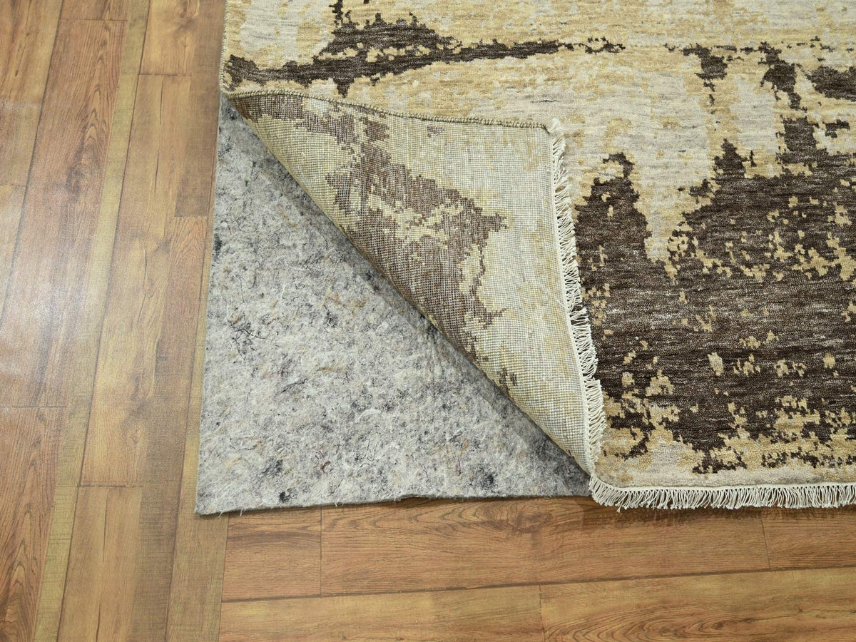 Modern / Contemporary hand-knotted wool/silk rug in Ivory, 8'11" x 12' — SKU O076340 (view 4)