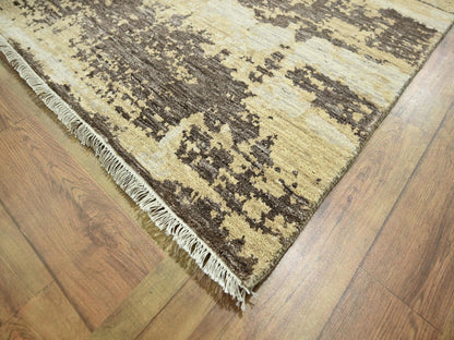 Modern / Contemporary hand-knotted wool/silk rug in Ivory, 8'11" x 12' — SKU O076340 (view 6)
