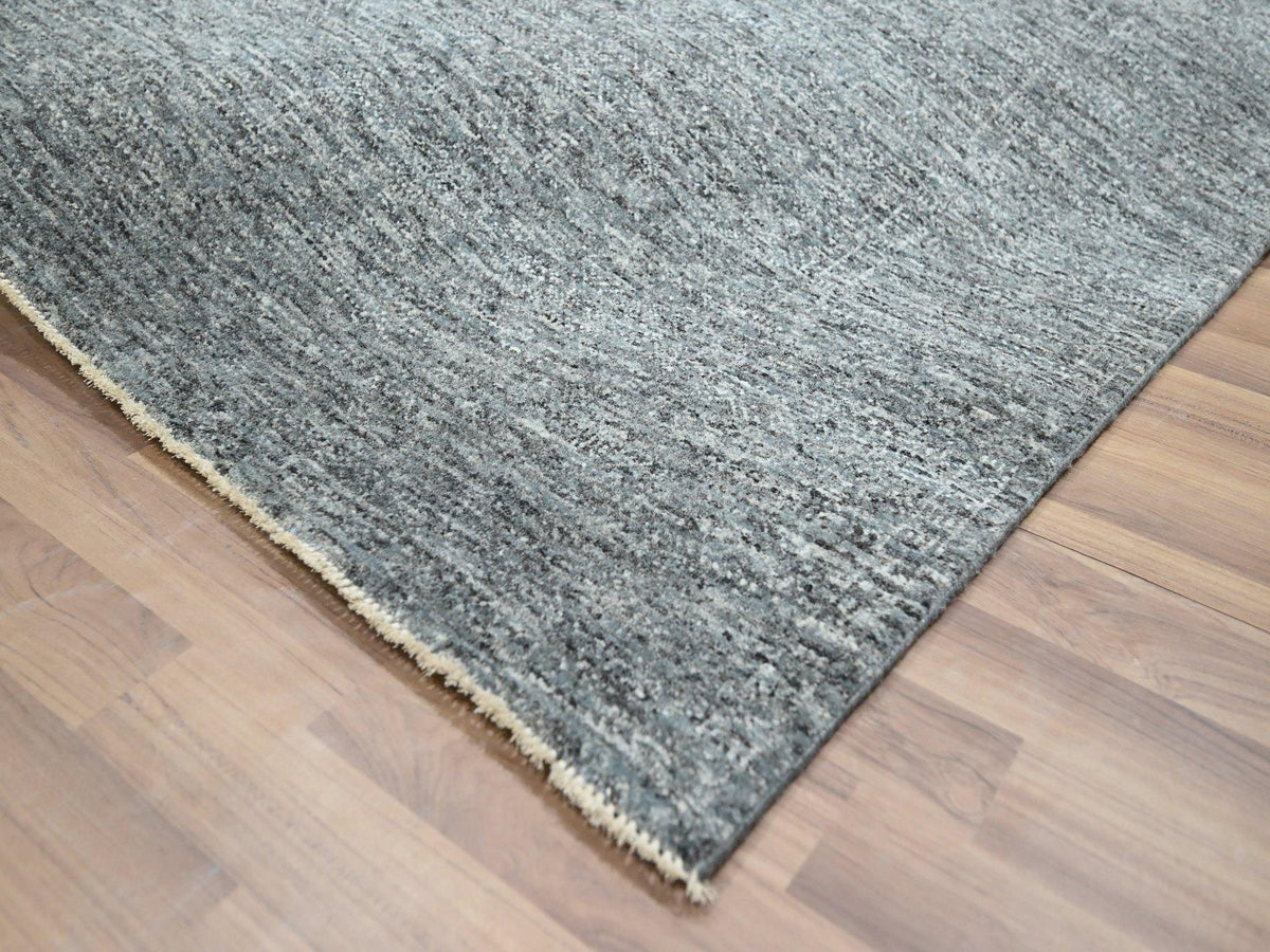 Modern / Contemporary hand-knotted wool rug in Gray, 8'3" x 10'1" — SKU O076380 (view 6)