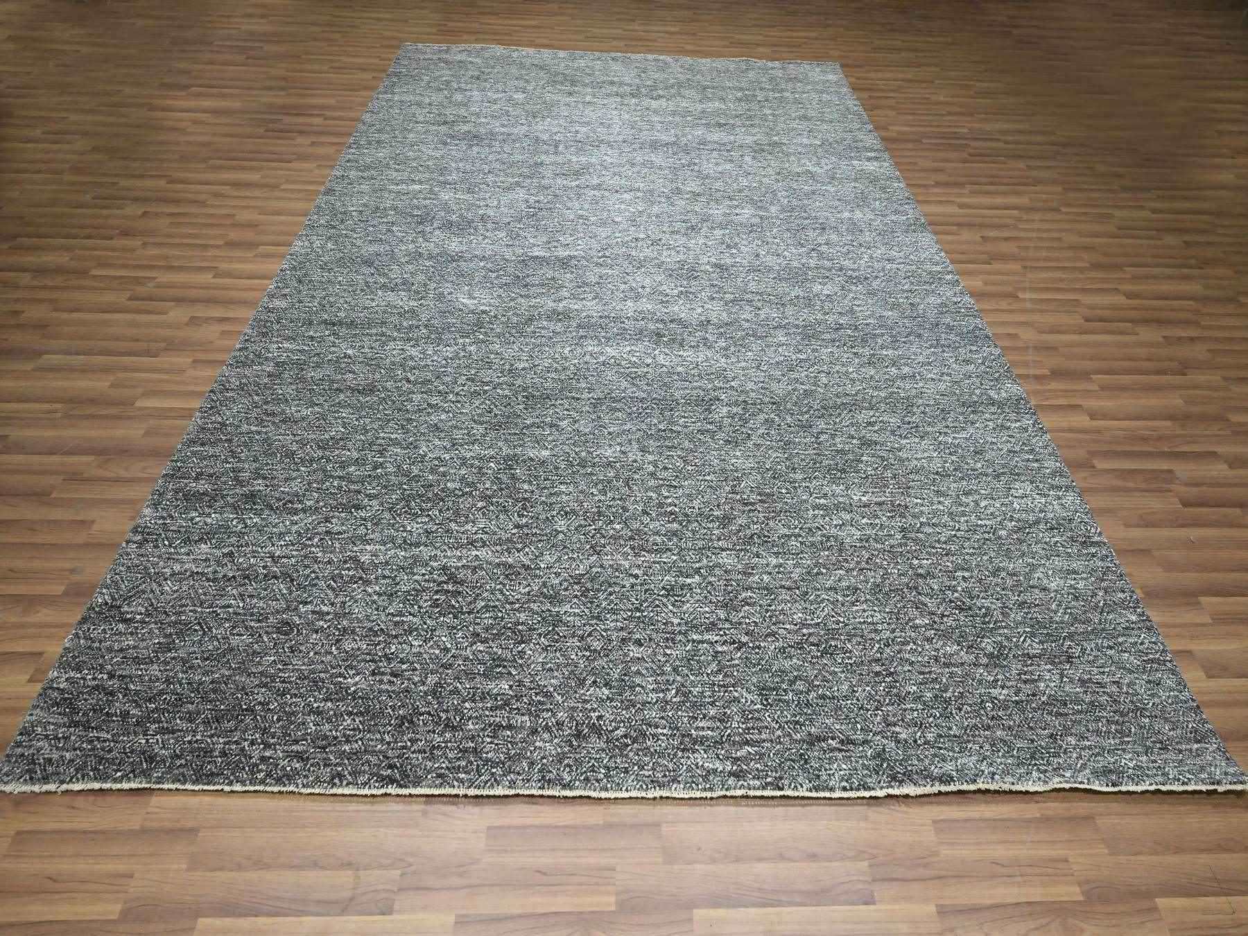 Modern / Contemporary hand-knotted wool rug in Gray, 9' x 12'2" — SKU O076382 (view 2)
