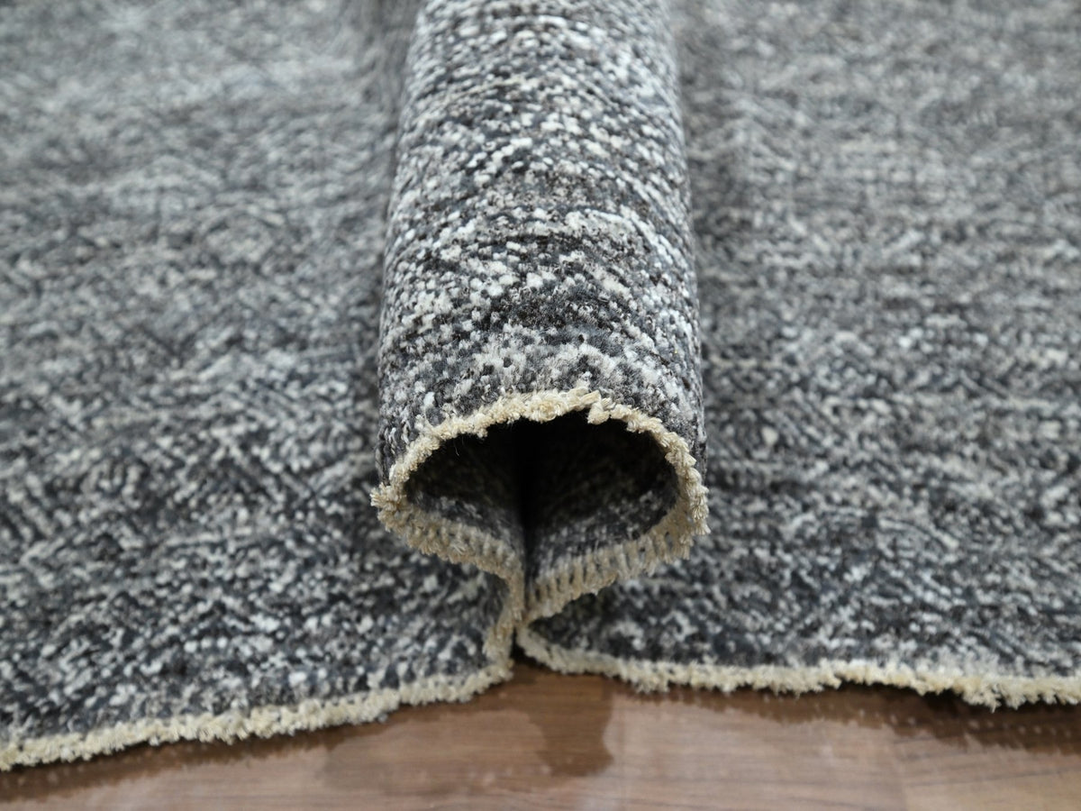 Modern / Contemporary hand-knotted wool rug in Gray, 9' x 12'2" — SKU O076382 (view 5)
