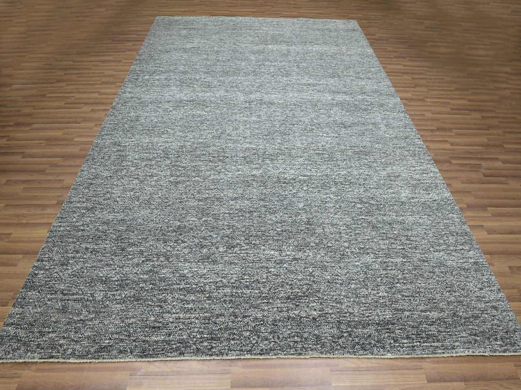 Modern / Contemporary hand-knotted wool rug in Gray, 9' x 12'1" — SKU O076389 (view 2)