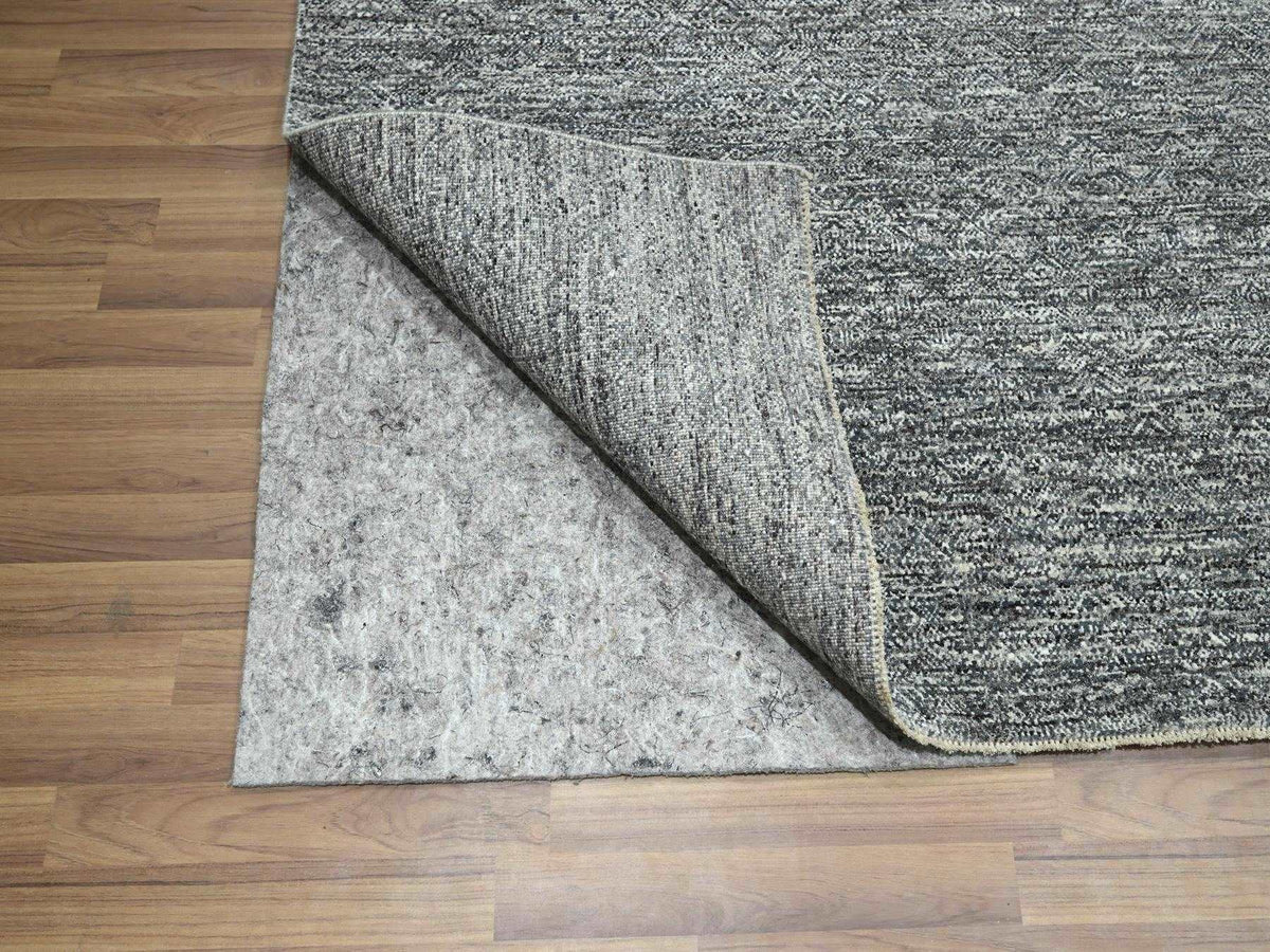 Modern / Contemporary hand-knotted wool rug in Gray, 9' x 12'1" — SKU O076389 (view 4)