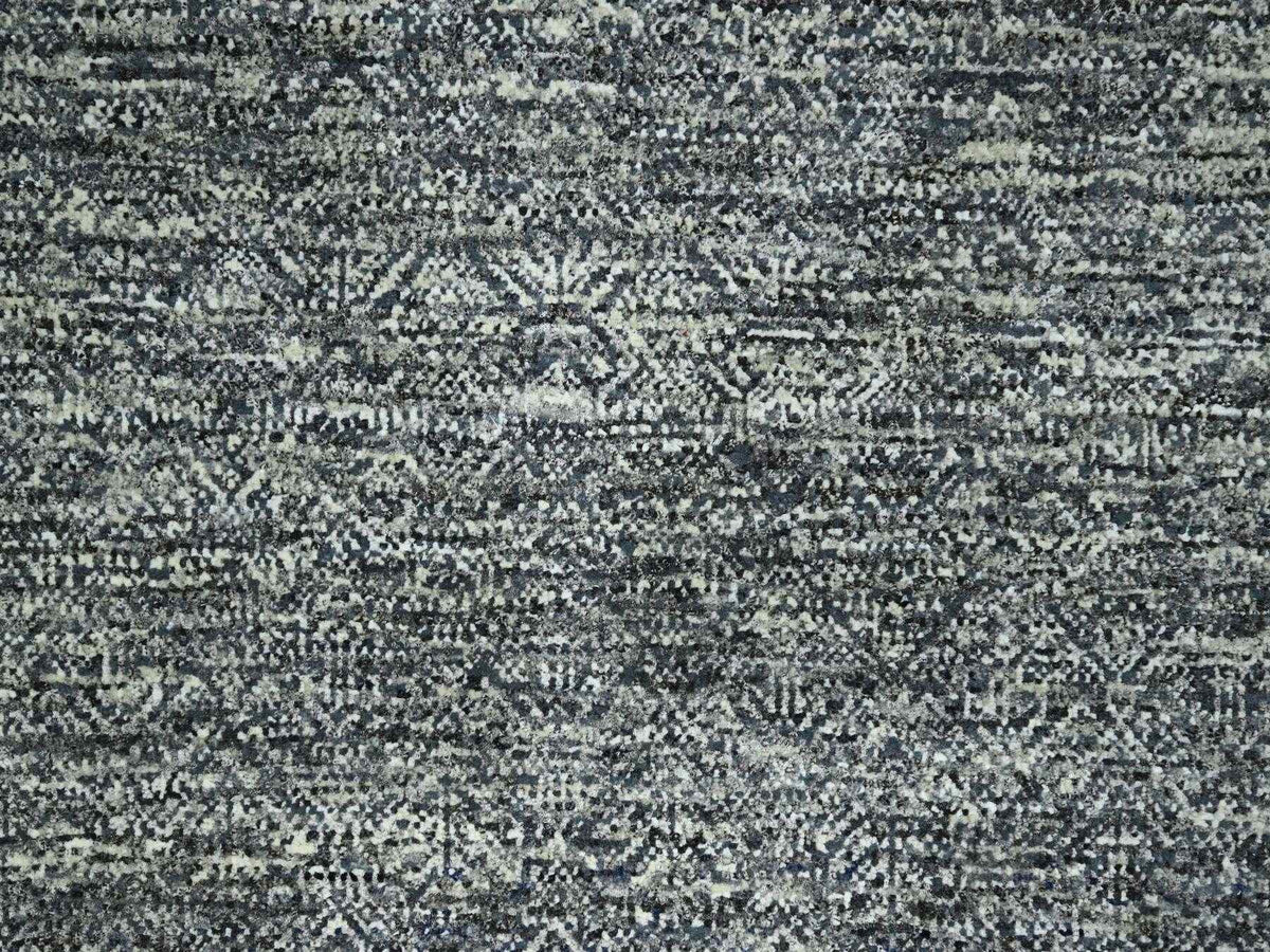 Modern / Contemporary hand-knotted wool rug in Gray, 9' x 12'1" — SKU O076389 (view 8)