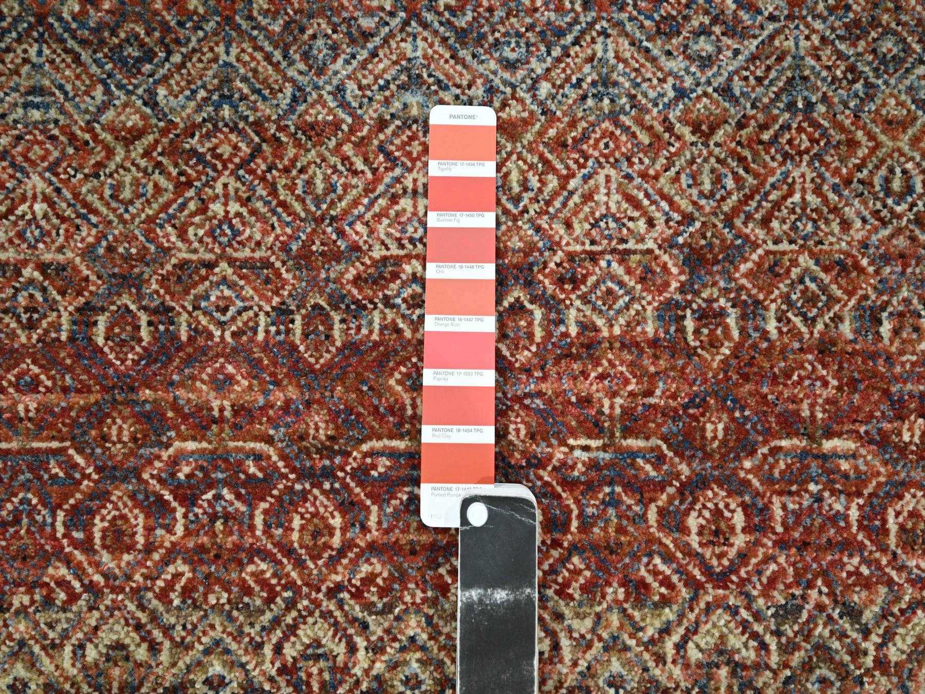 Modern / Contemporary hand-knotted wool runner in Red, 2'7" x 9'11" — SKU O076407 (view 4)