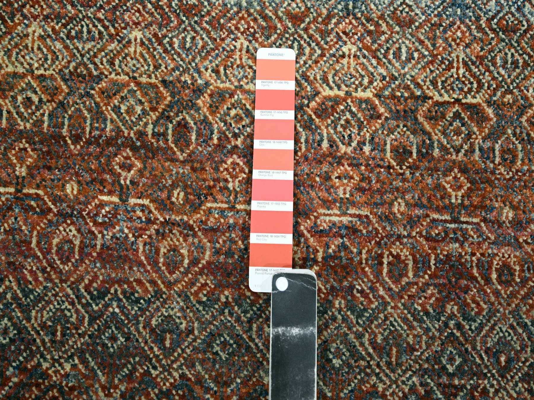 Modern / Contemporary hand-knotted wool runner in Red, 2'7" x 9'11" — SKU O076409 (view 4)